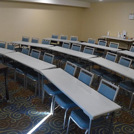 Holiday Inn Express Yorkton East By Ihg Exterior foto