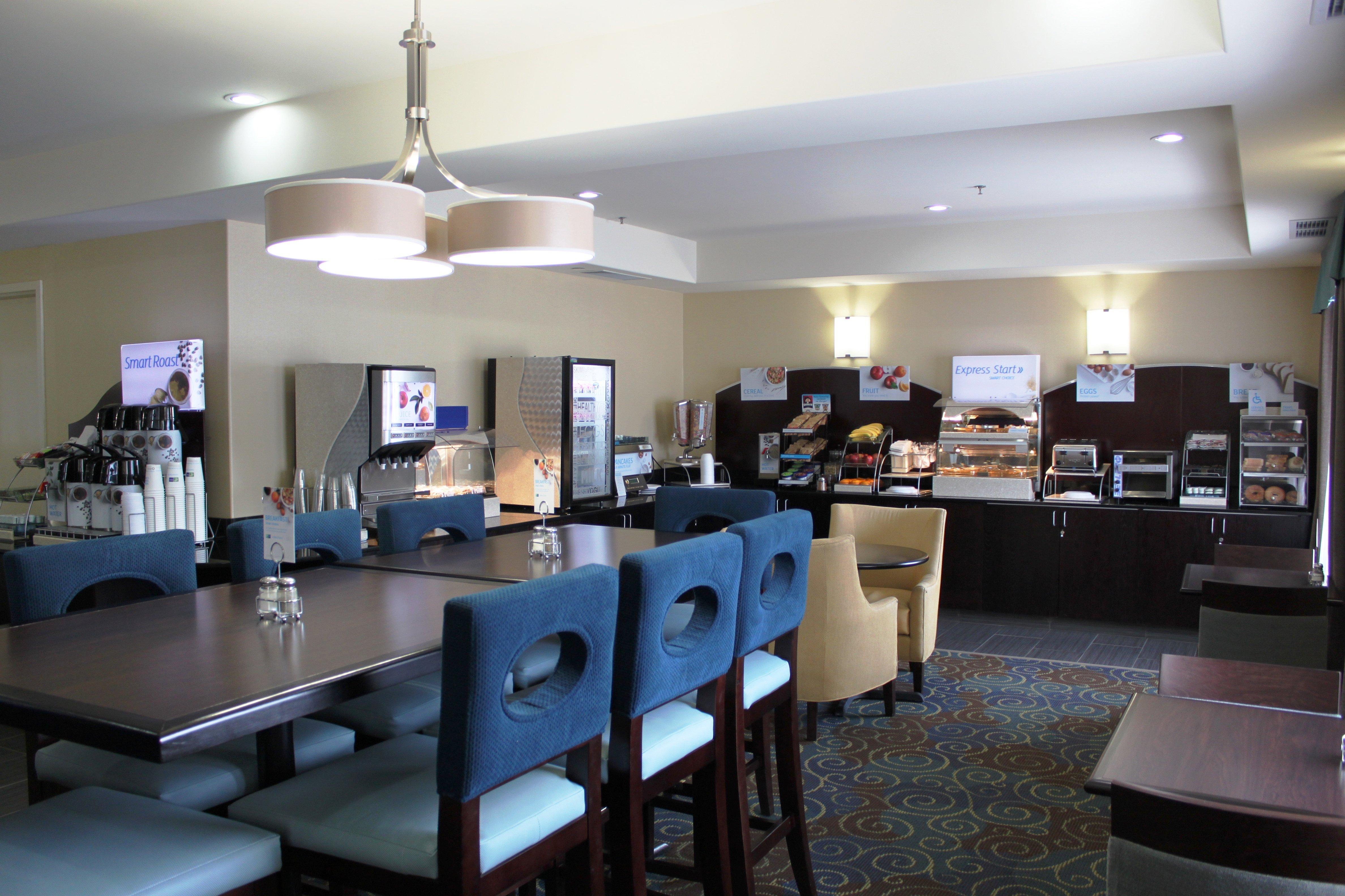 Holiday Inn Express Yorkton East By Ihg Exterior foto