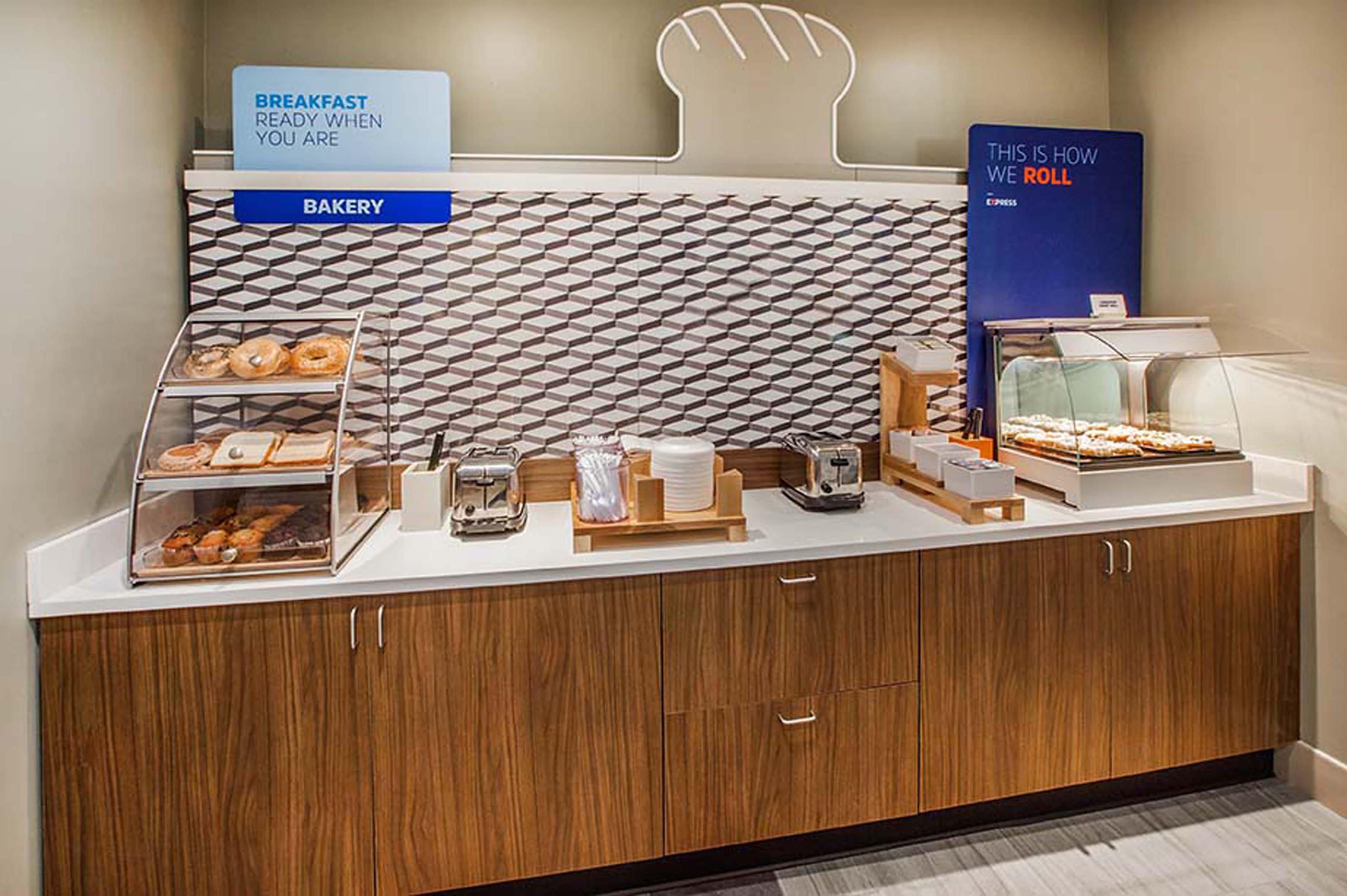 Holiday Inn Express Yorkton East By Ihg Exterior foto