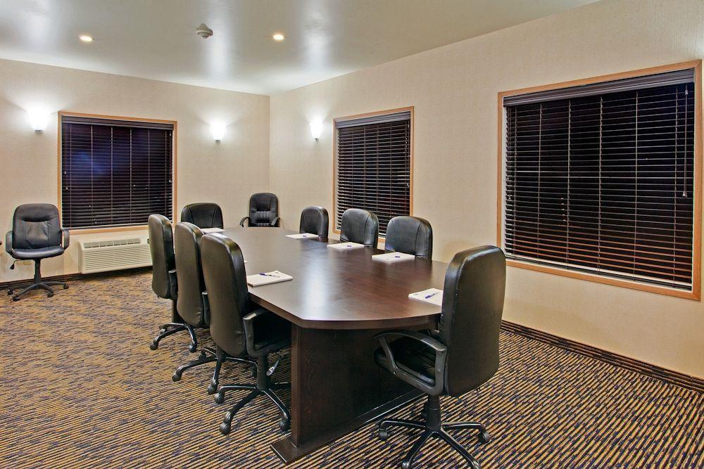 Holiday Inn Express Yorkton East By Ihg Exterior foto